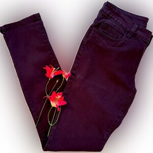 Trendy A•Z•I plum-colored fun & flirty jeans!